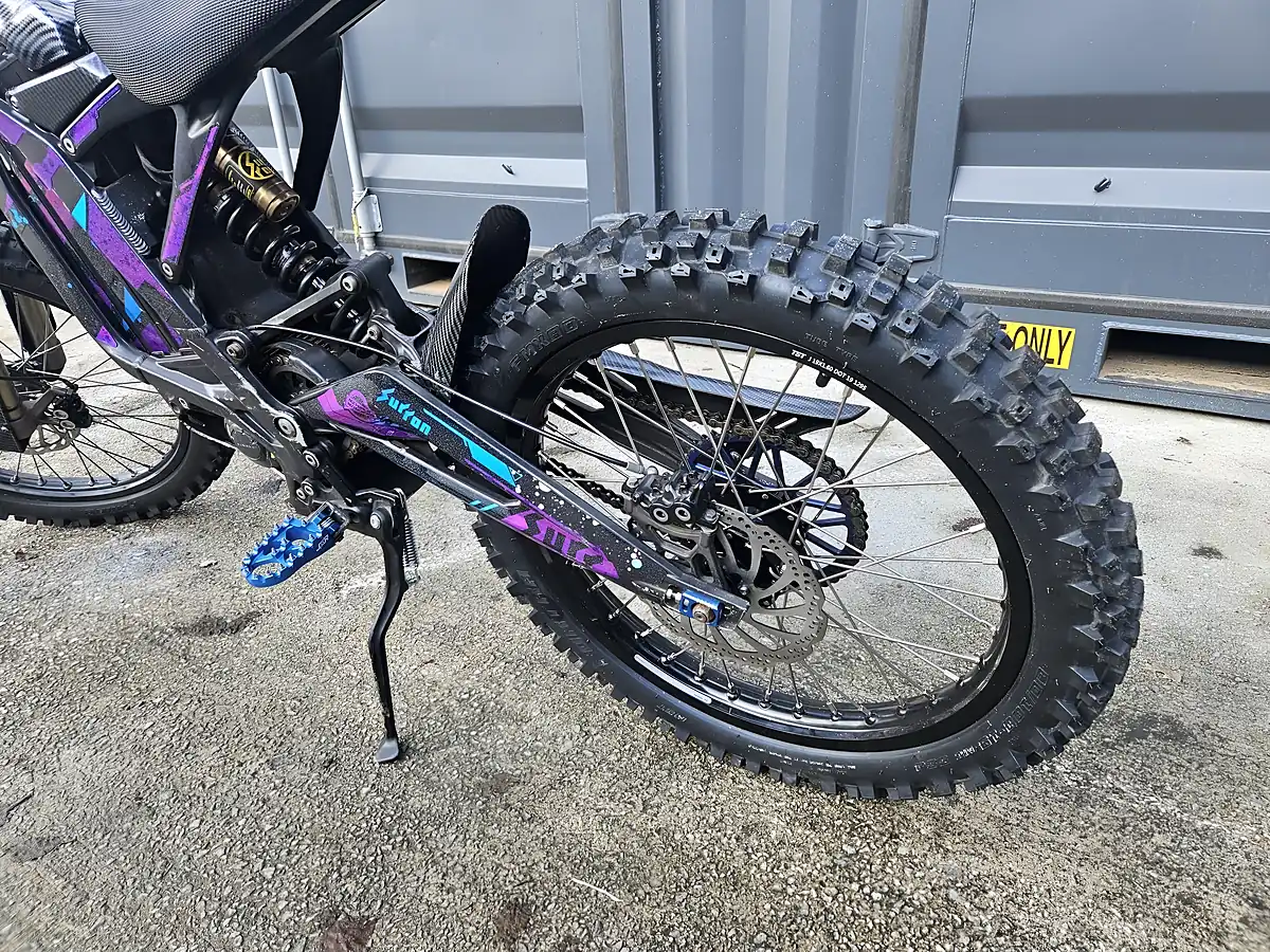 Used Surron Lbx Off-Road - Interior and Exterior details 8