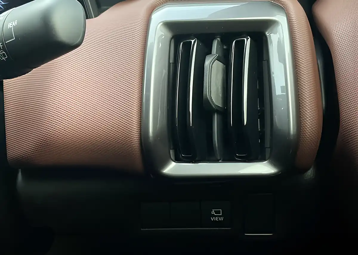 Used Suzuki Evitara Ultra - Interior and Exterior details 18