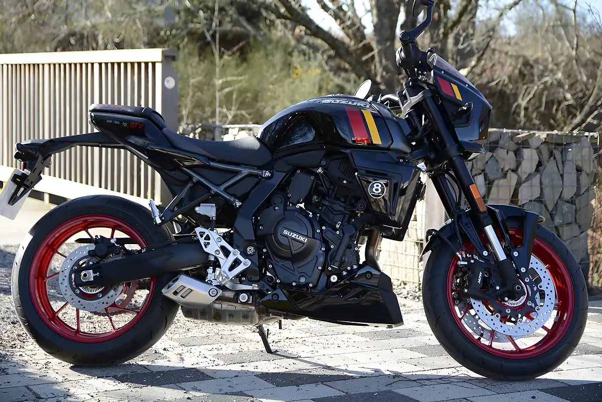 Used Suzuki Gsx 8TT Black - Front View