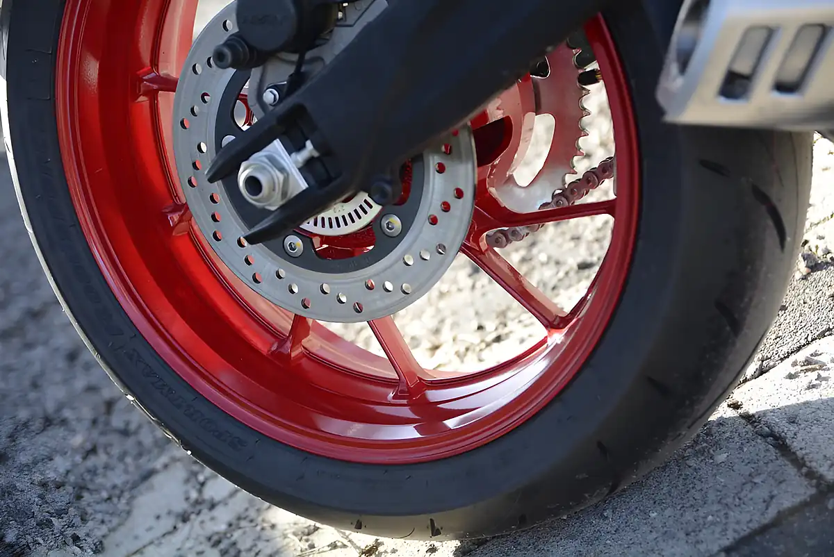 Used Suzuki Gsx 8TT Black - Interior and Exterior details 4