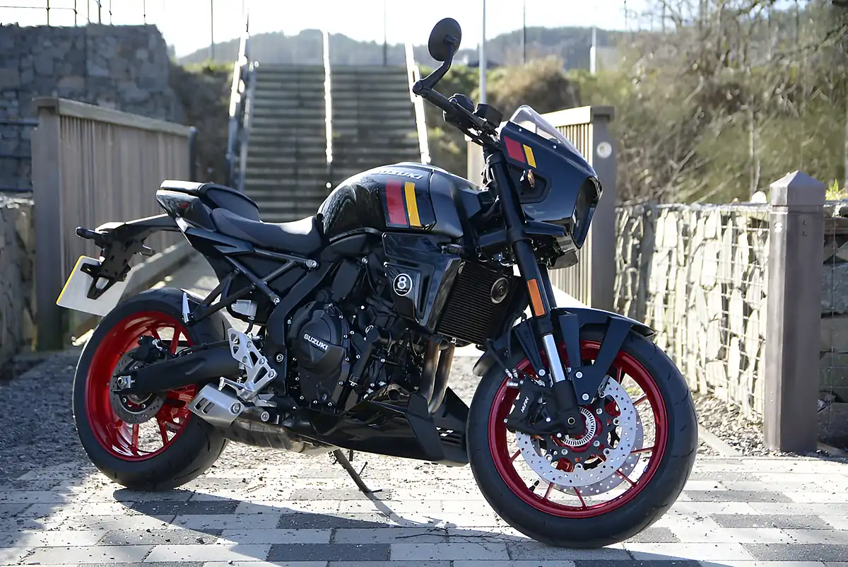 Used Suzuki Gsx 8TT Black - Interior and Exterior details 6