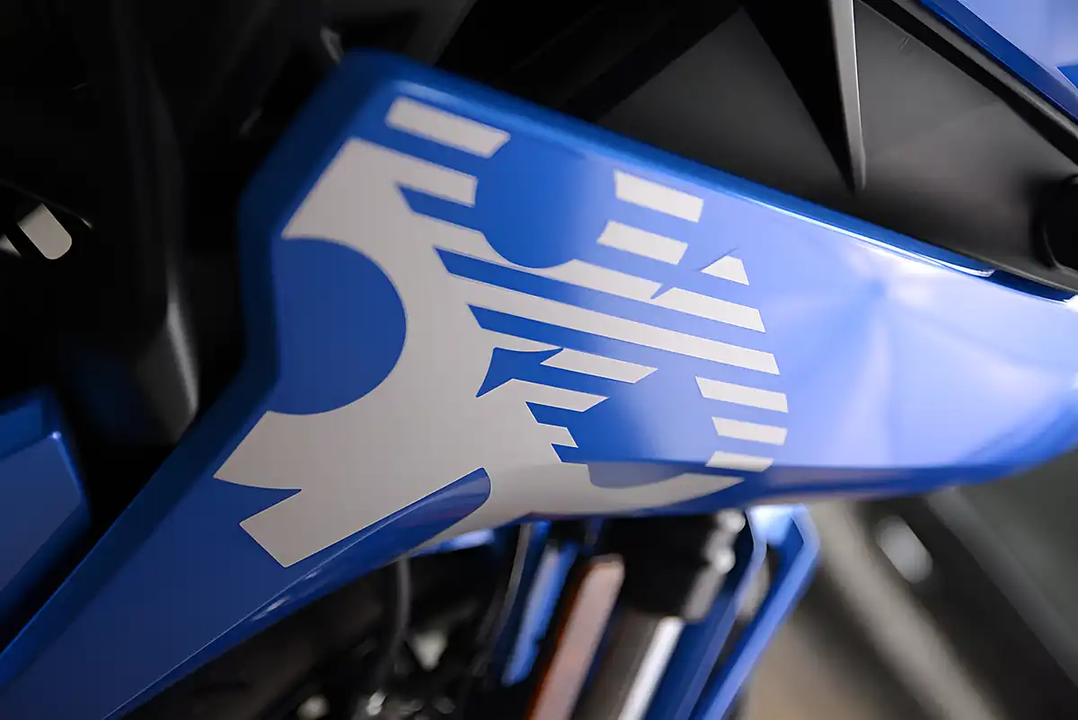 Used Suzuki Gsx-R Blue - Interior and Exterior details 3