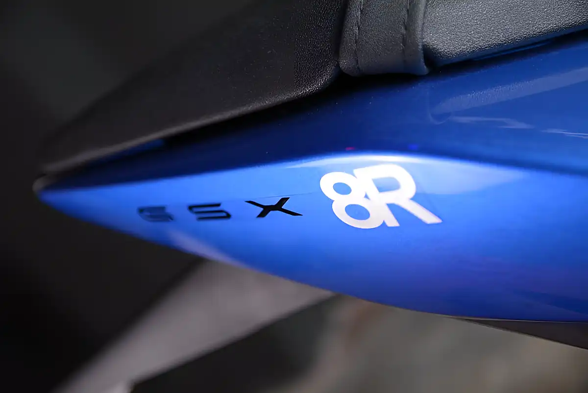Used Suzuki Gsx-R Blue - Interior and Exterior details 4