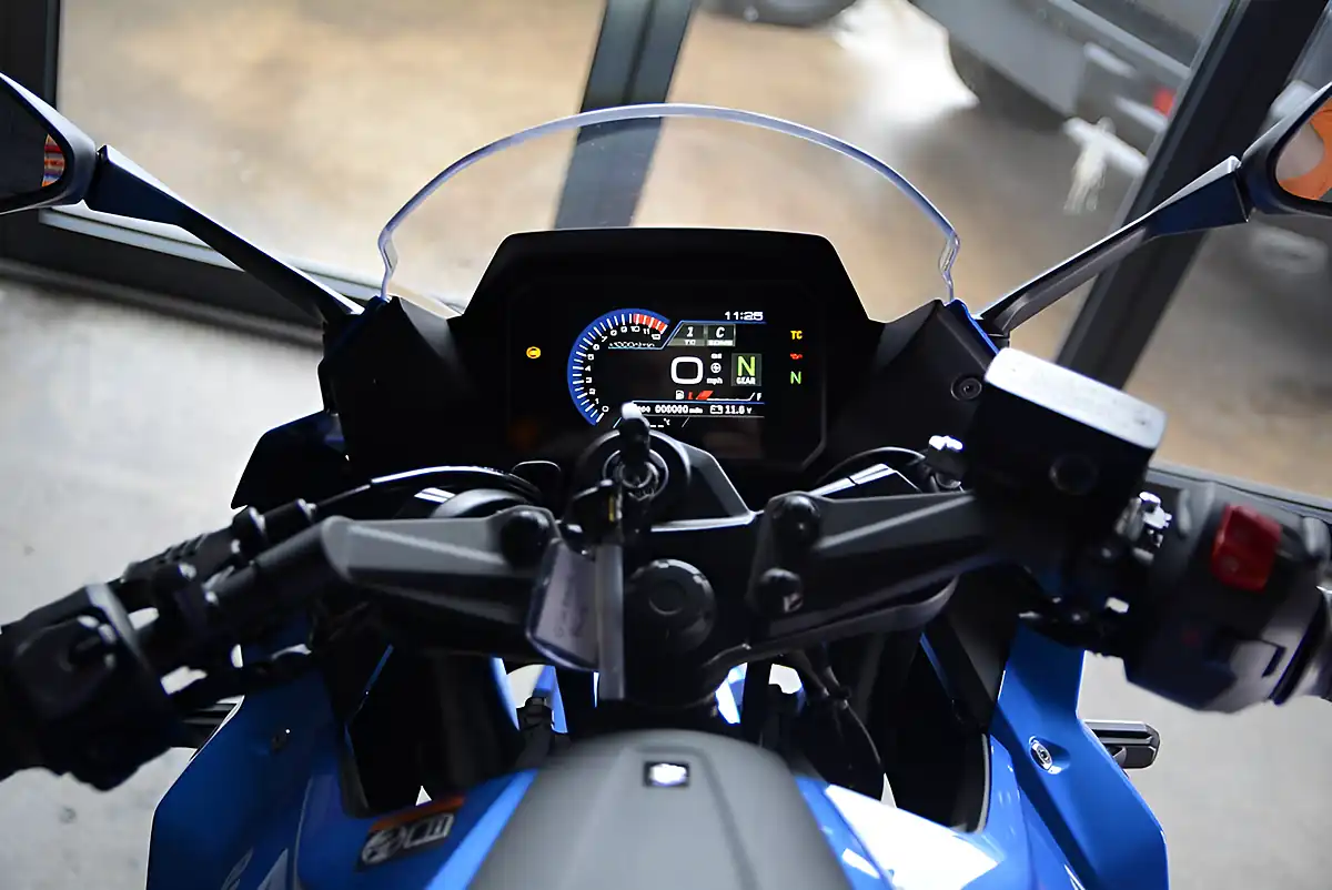 Used Suzuki Gsx-R Blue - Interior and Exterior details 7