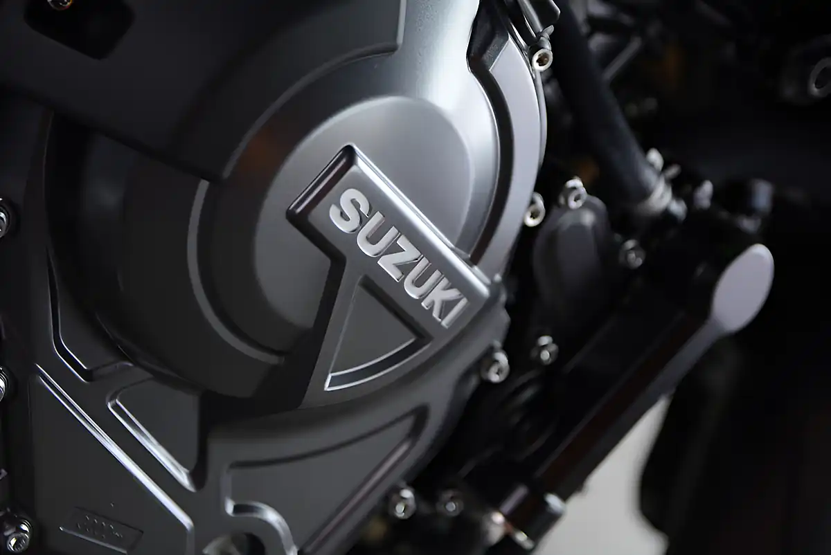 Used Suzuki Gsx-S GSX-8S Silver - Interior and Exterior details 2