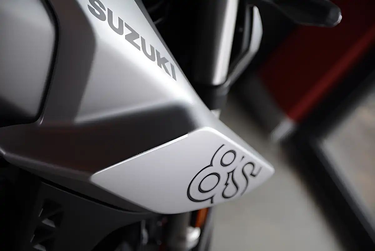 Used Suzuki Gsx-S GSX-8S Silver - Interior and Exterior details 3