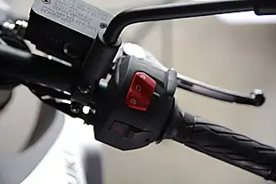 Used Suzuki Gsx-S GSX-8S Silver - Interior and Exterior details 6