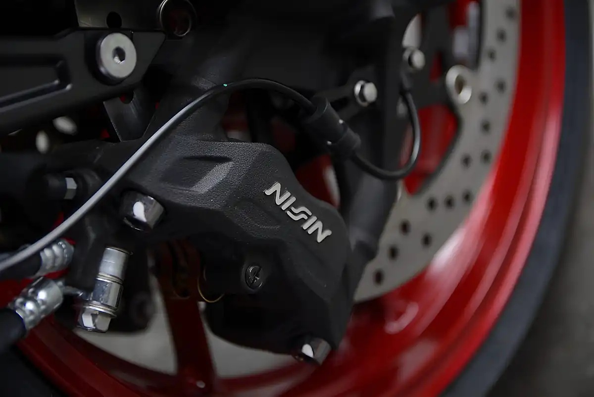 Used Suzuki Gsx-S GSX-8S Silver - Interior and Exterior details 8