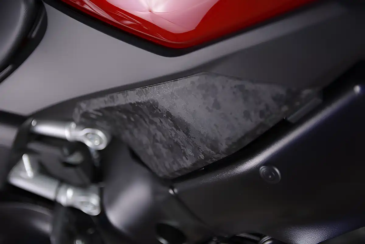 Used Suzuki GSX-S1000 s1000 Candy Red - Interior and Exterior details 4