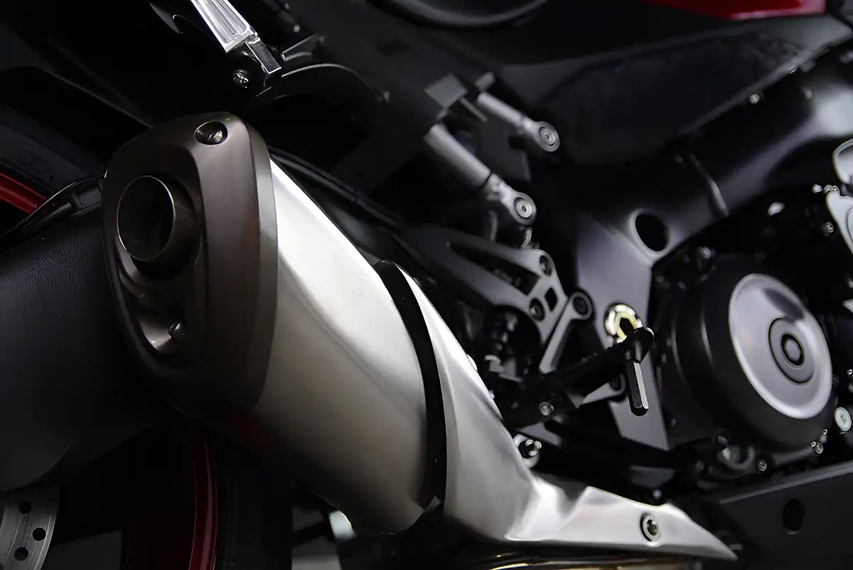 Used Suzuki GSX-S1000 s1000 Candy Red - Interior and Exterior details 6