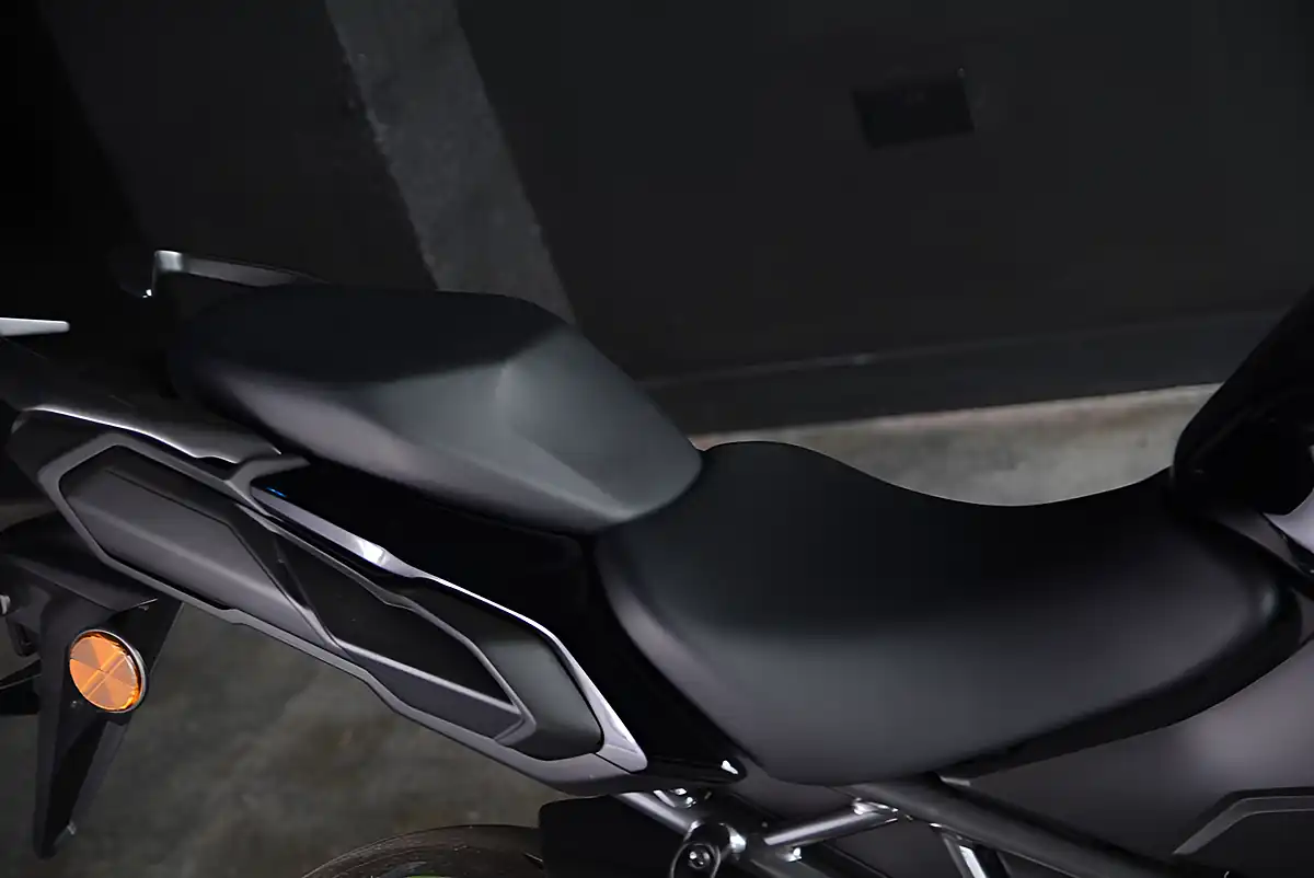 Used Suzuki GSX-S1000GT+ GT Black - Interior and Exterior details 3