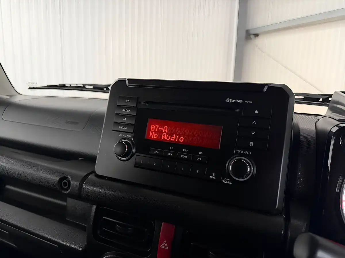 Used Suzuki Jimny Lcv Allgrip White - Interior and Exterior details 15