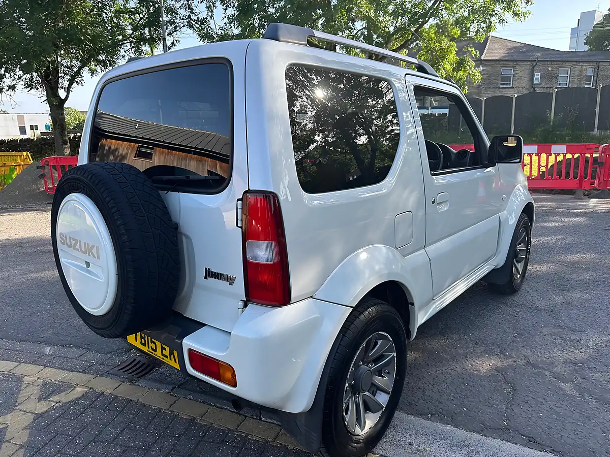 Used Suzuki Jimny SZ4 White - Interior and Exterior details 9