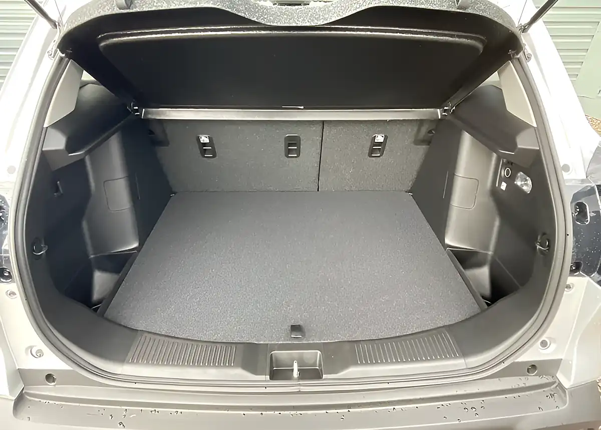 Used Suzuki S-Cross Motion - Interior and Exterior details 15