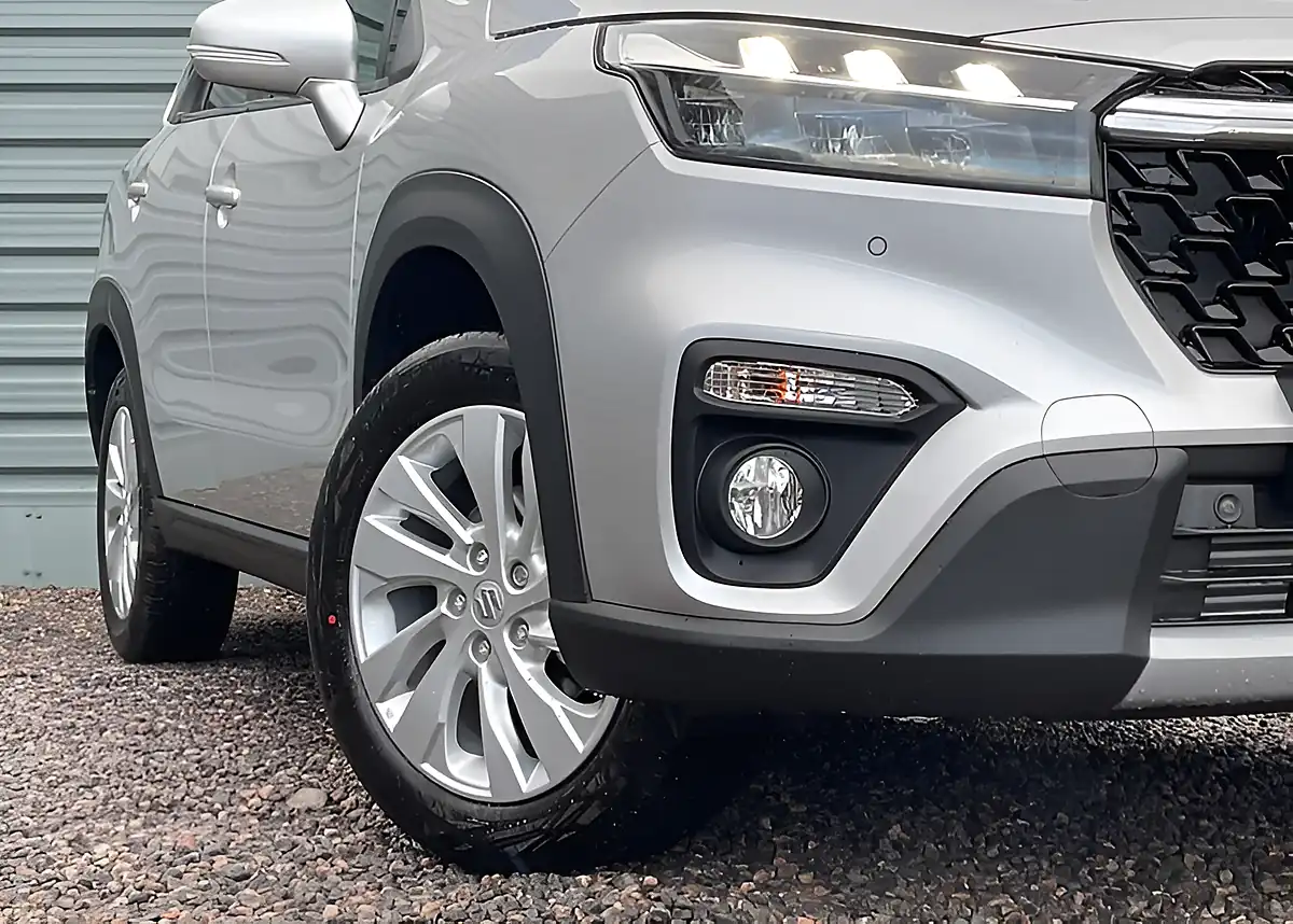 Used Suzuki S-Cross Motion - Interior and Exterior details 2