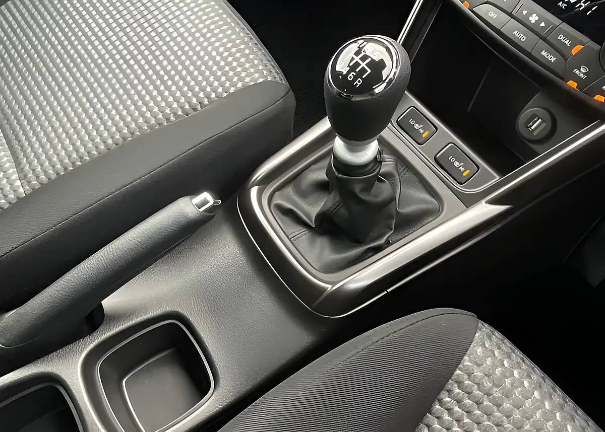 Used Suzuki S-Cross Motion - Interior and Exterior details 20