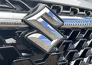 Used Suzuki S-Cross Motion - Interior and Exterior details 5