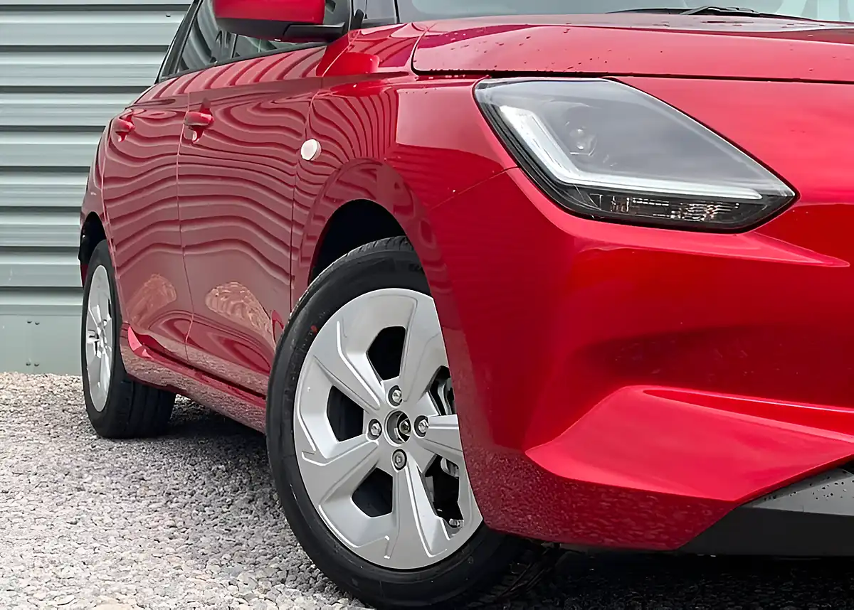 Used Suzuki Swift Motion Burning Red - Interior and Exterior details 2
