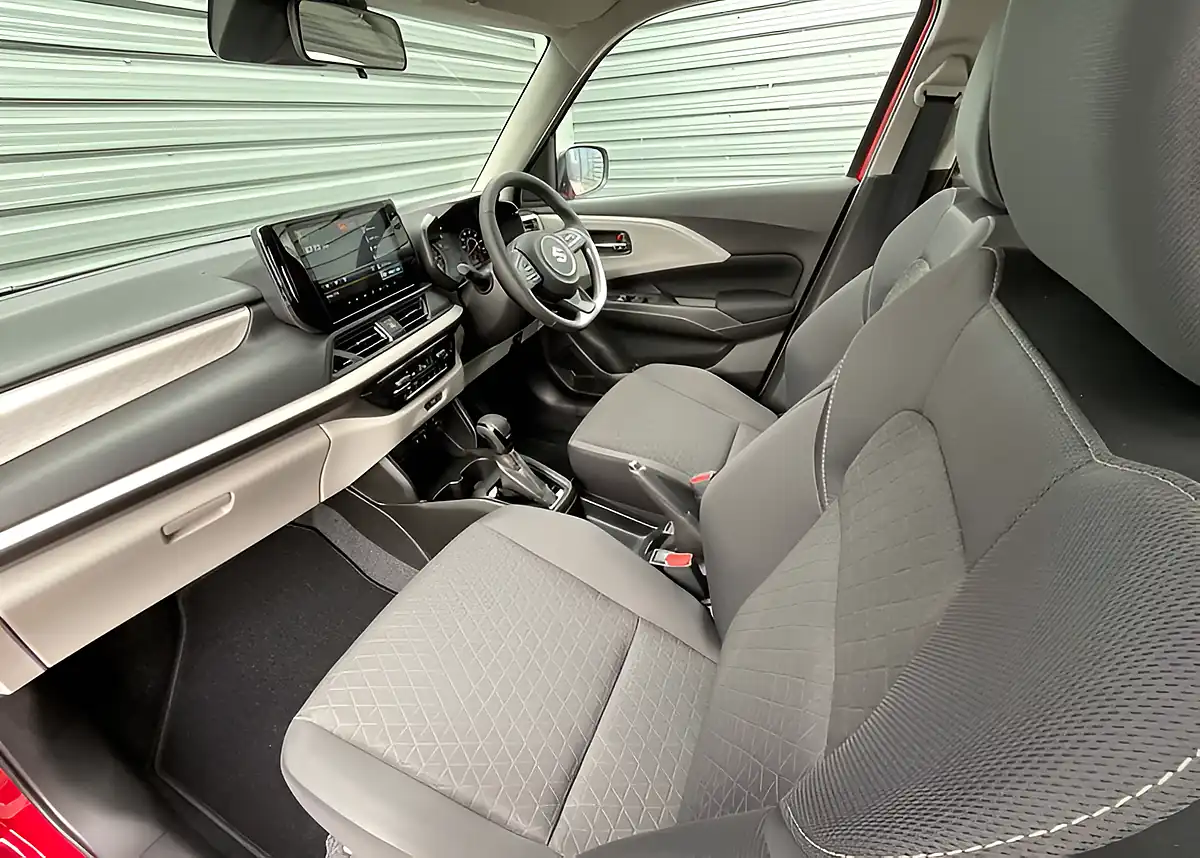 Used Suzuki Swift Motion Burning Red - Interior and Exterior details 9