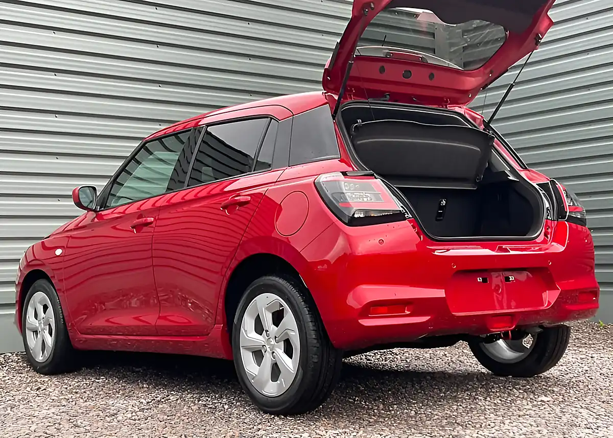 Used Suzuki Swift Motion Burning Red - Interior and Exterior details 16