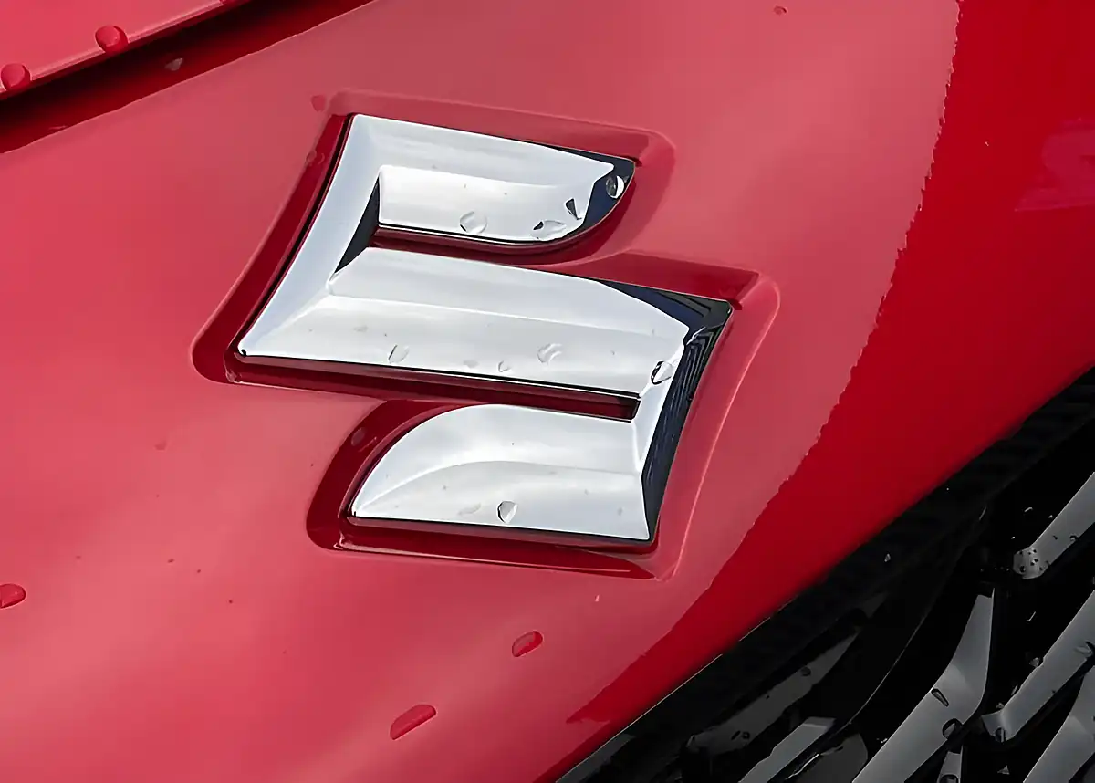 Used Suzuki Swift Motion Burning Red - Interior and Exterior details 2