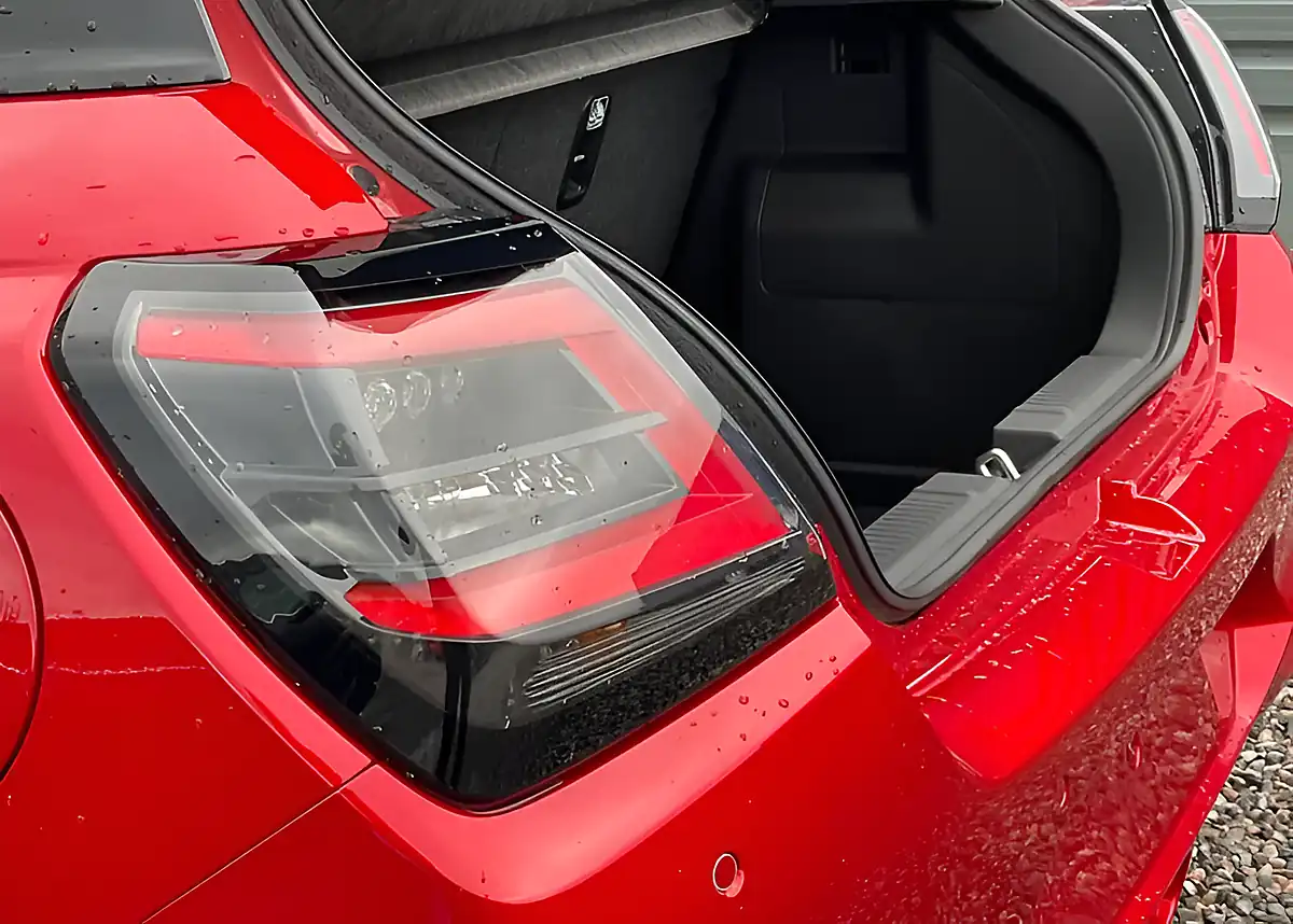 Used Suzuki Swift Motion Burning Red - Interior and Exterior details 4