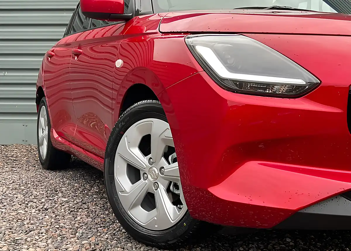 Used Suzuki Swift Motion Burning Red - Interior and Exterior details 5