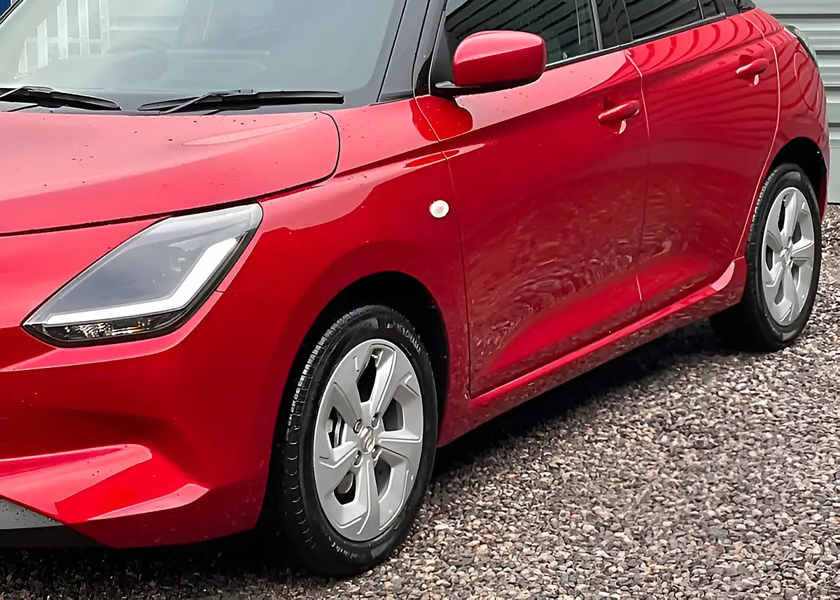 Used Suzuki Swift Motion Burning Red - Interior and Exterior details 6
