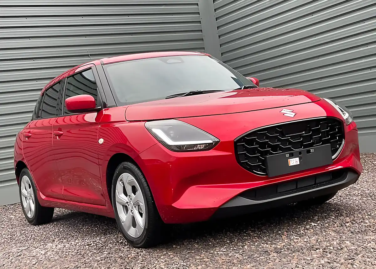 Used Suzuki Swift Motion Burning Red - Interior and Exterior details 9