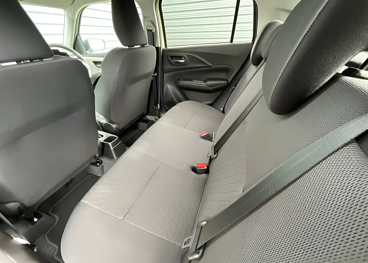 Used Suzuki Swift Motion Cool Yellow/Grey Roof - Interior and Exterior details 12