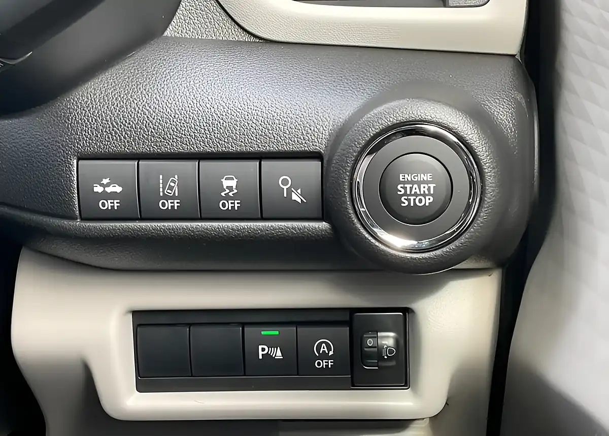 Used Suzuki Swift Motion Frontier Blue/Black Roof - Interior and Exterior details 18