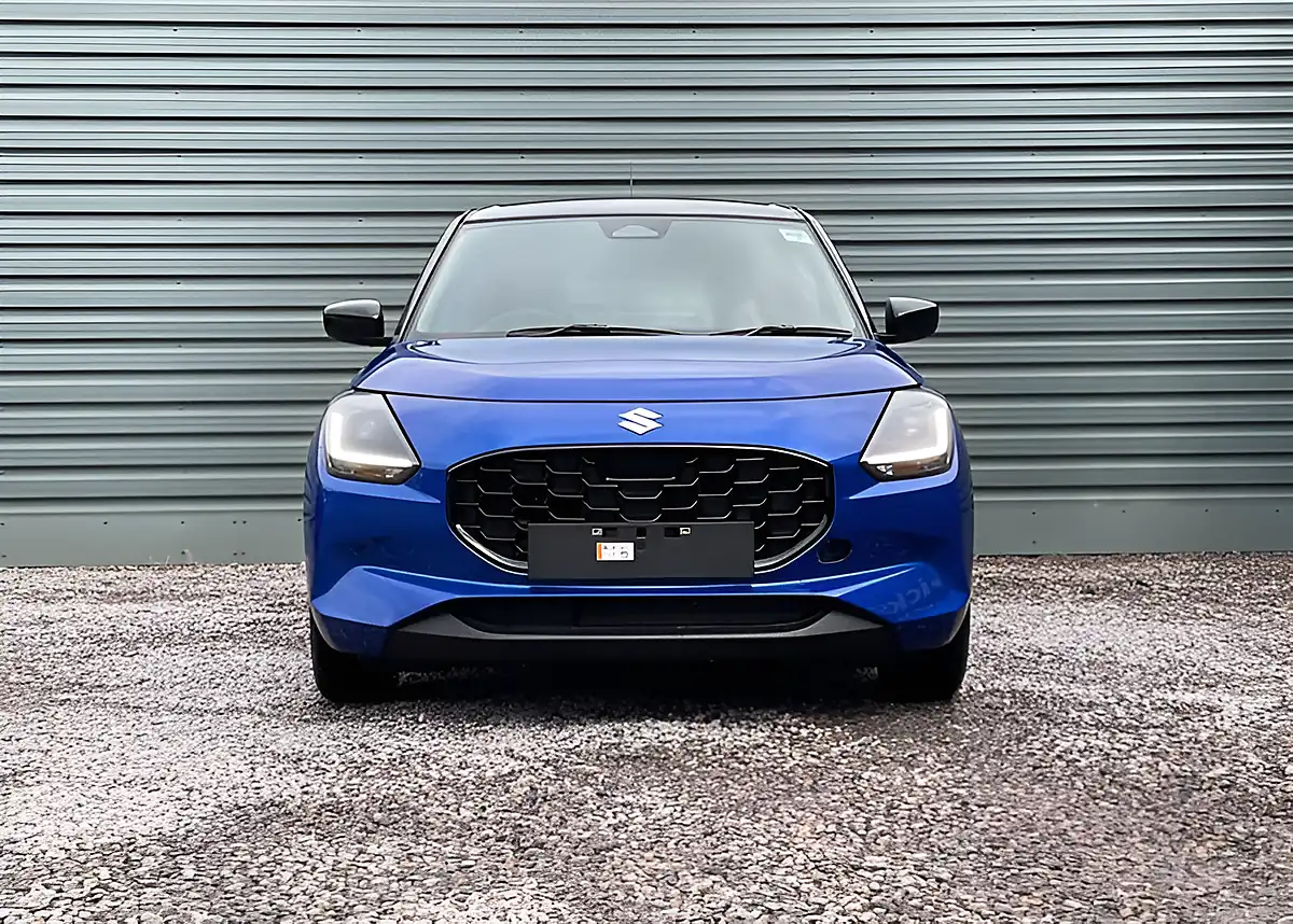 Used Suzuki Swift Motion Frontier Blue/Black Roof - Interior and Exterior details 4