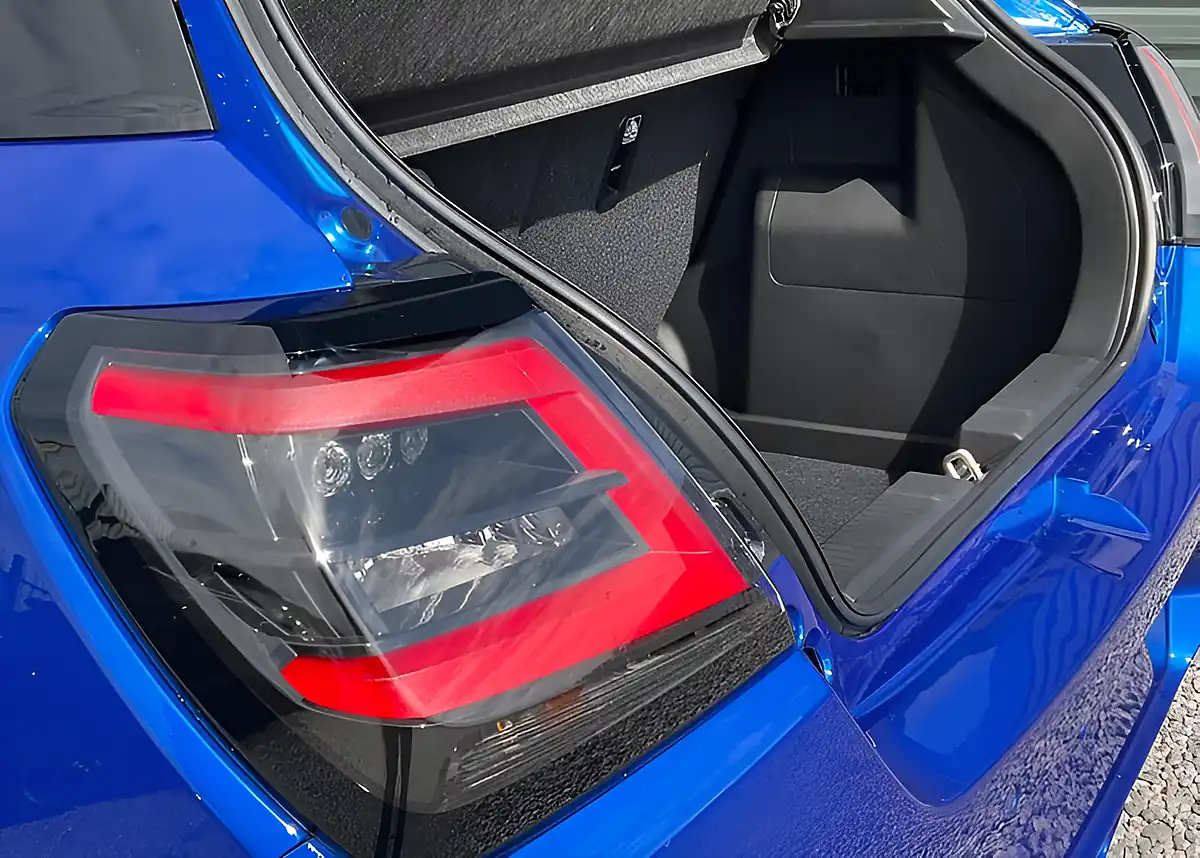 Used Suzuki Swift Motion Frontier Blue - Interior and Exterior details 12