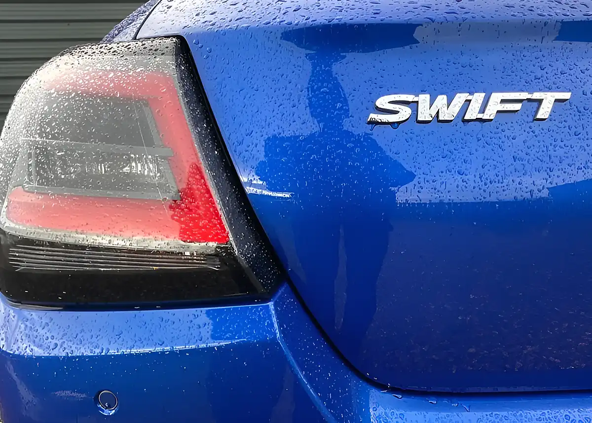 Used Suzuki Swift Motion - Interior and Exterior details 11