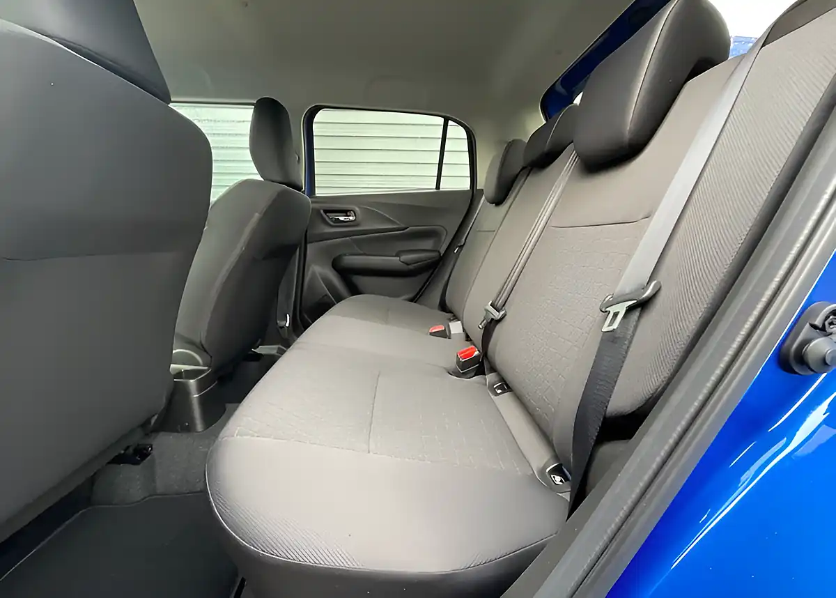 Used Suzuki Swift Motion - Interior and Exterior details 12