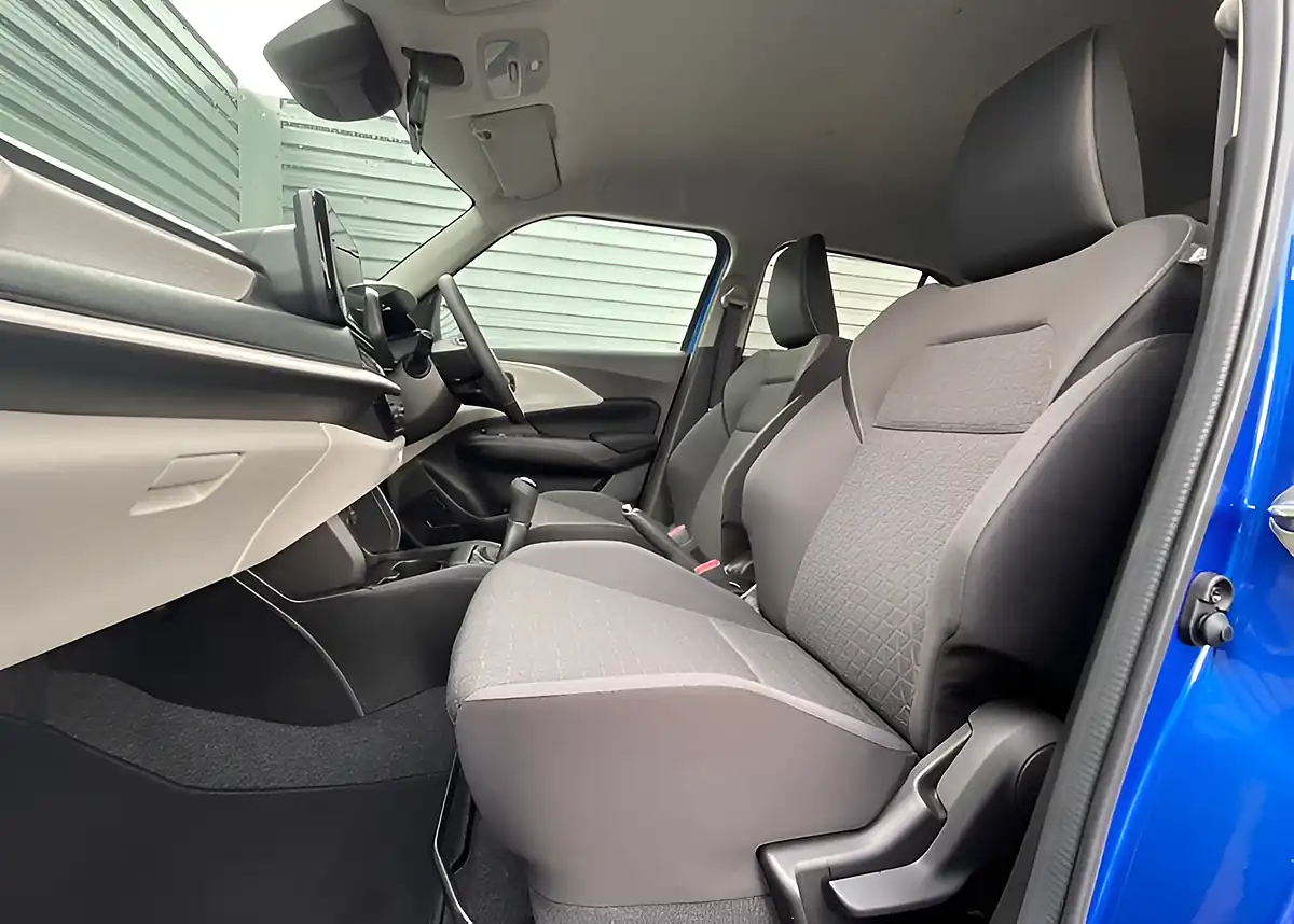 Used Suzuki Swift Motion - Interior and Exterior details 14