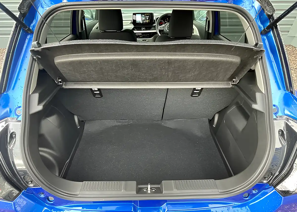 Used Suzuki Swift Motion - Interior and Exterior details 15