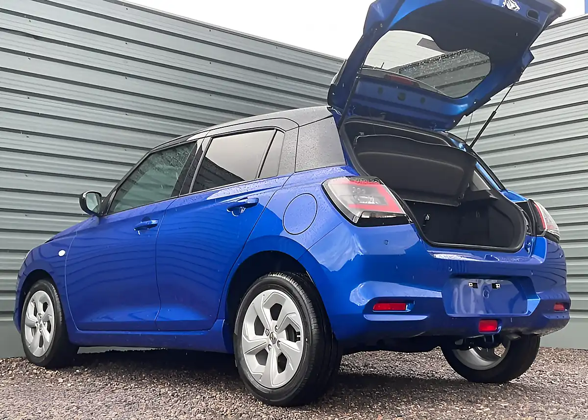 Used Suzuki Swift Motion - Interior and Exterior details 16