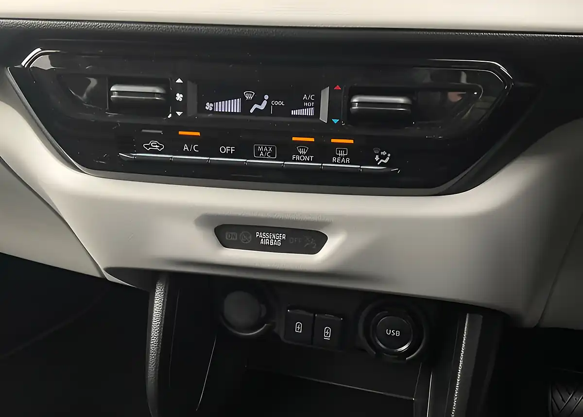 Used Suzuki Swift Motion - Interior and Exterior details 19