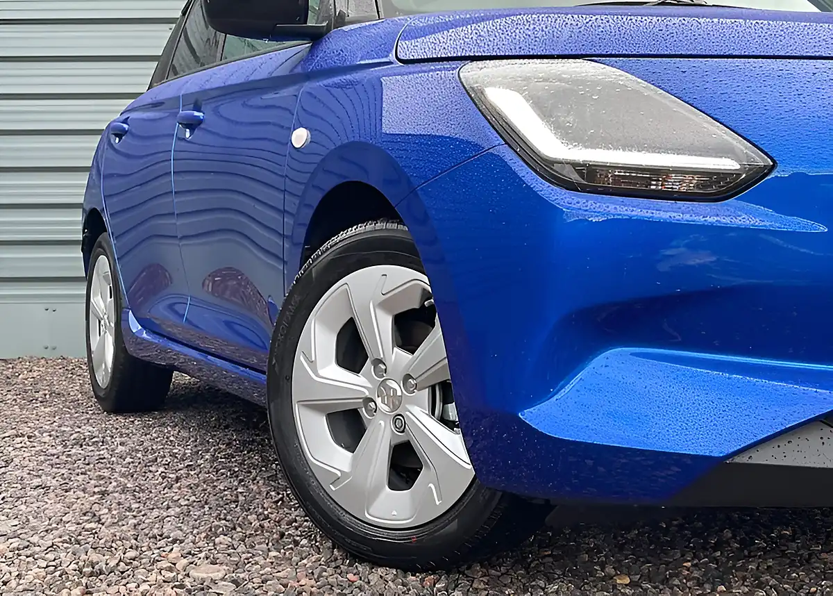 Used Suzuki Swift Motion - Interior and Exterior details 2
