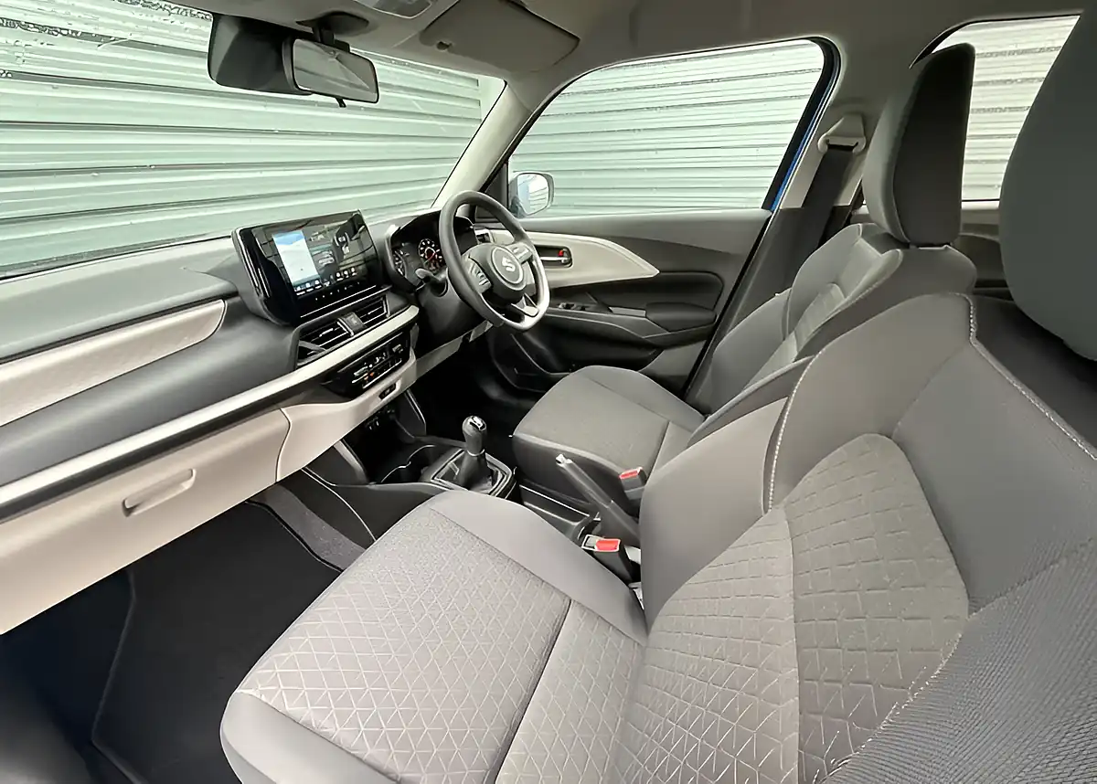 Used Suzuki Swift Motion - Interior and Exterior details 7