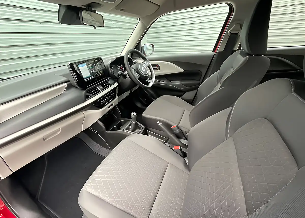 Used Suzuki Swift Motion - Interior and Exterior details 10