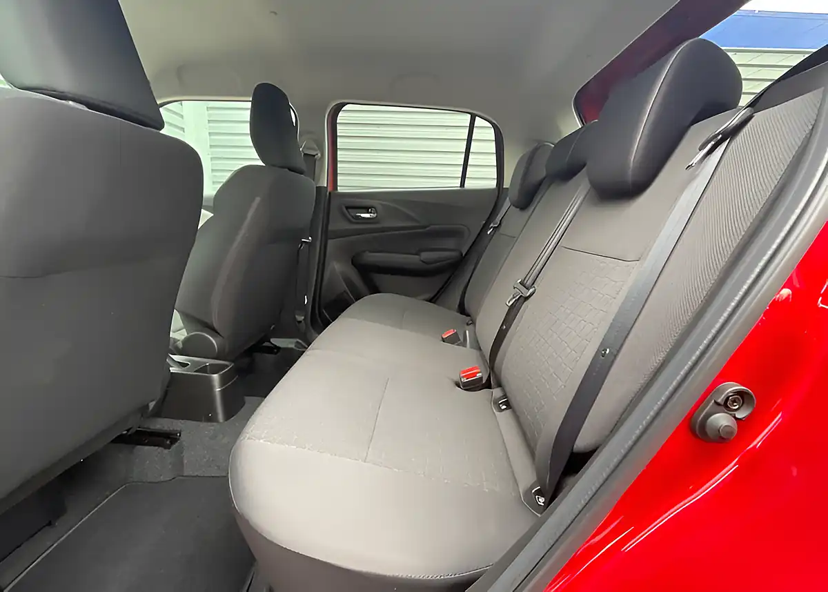 Used Suzuki Swift Motion - Interior and Exterior details 14