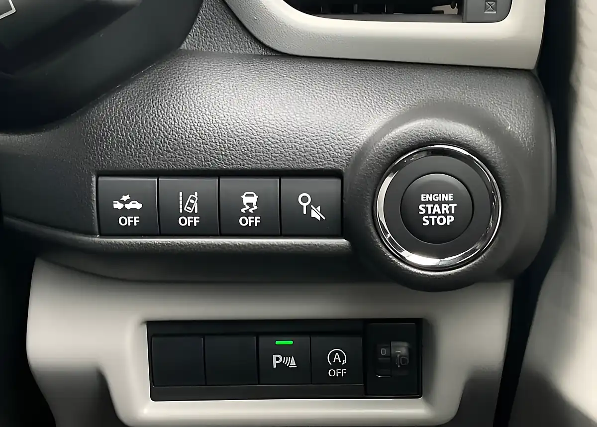 Used Suzuki Swift Motion - Interior and Exterior details 18