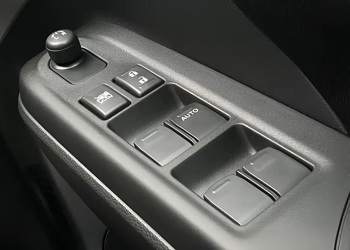 Used Suzuki Swift Motion - Interior and Exterior details 19