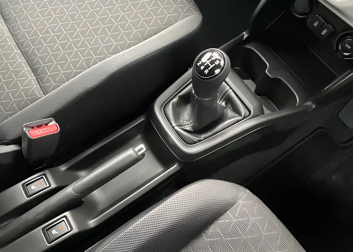 Used Suzuki Swift Motion - Interior and Exterior details 20