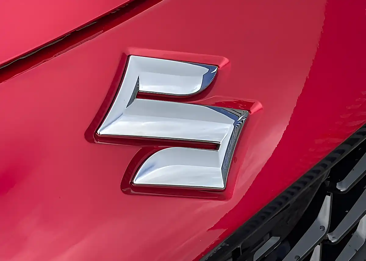 Used Suzuki Swift Motion - Interior and Exterior details 8