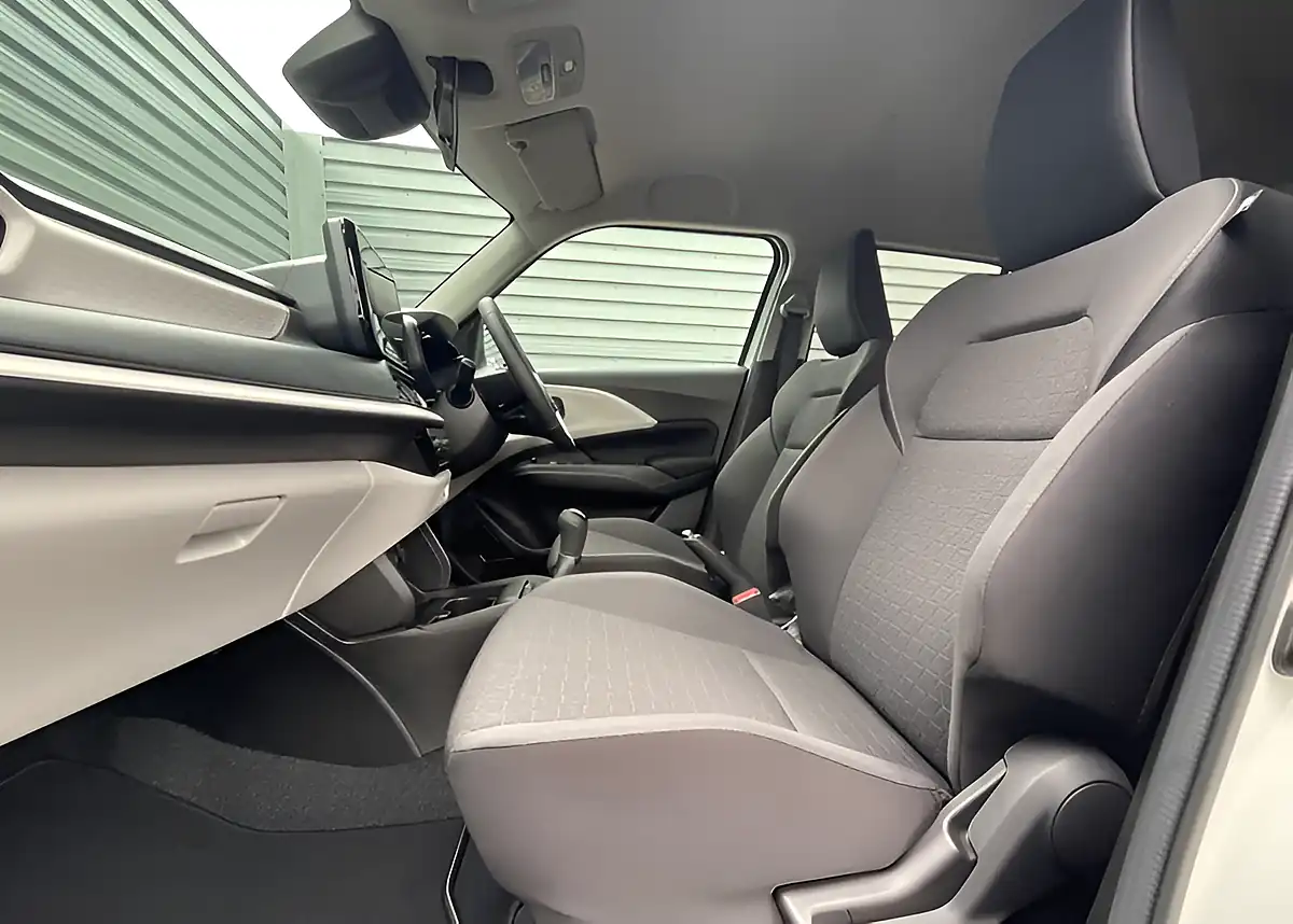 Used Suzuki Swift Motion - Interior and Exterior details 11