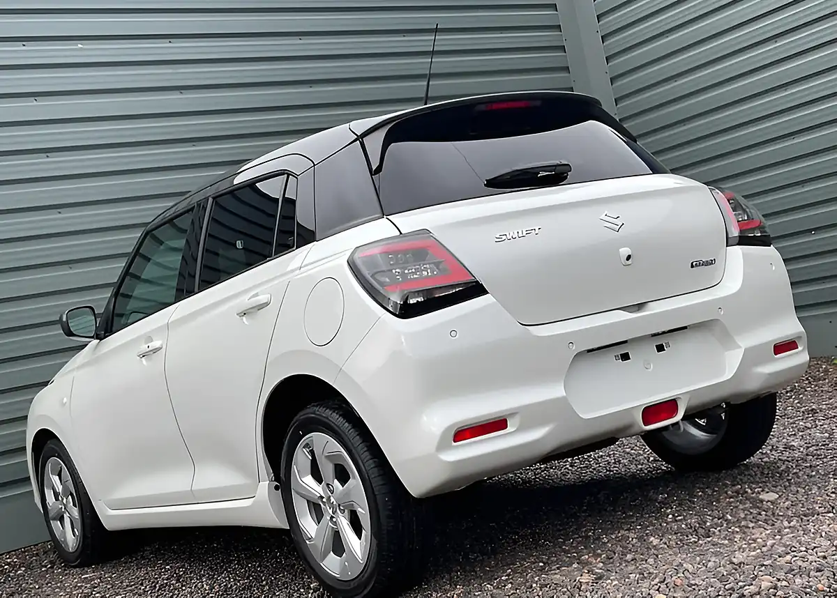 Used Suzuki Swift Motion - Interior and Exterior details 12
