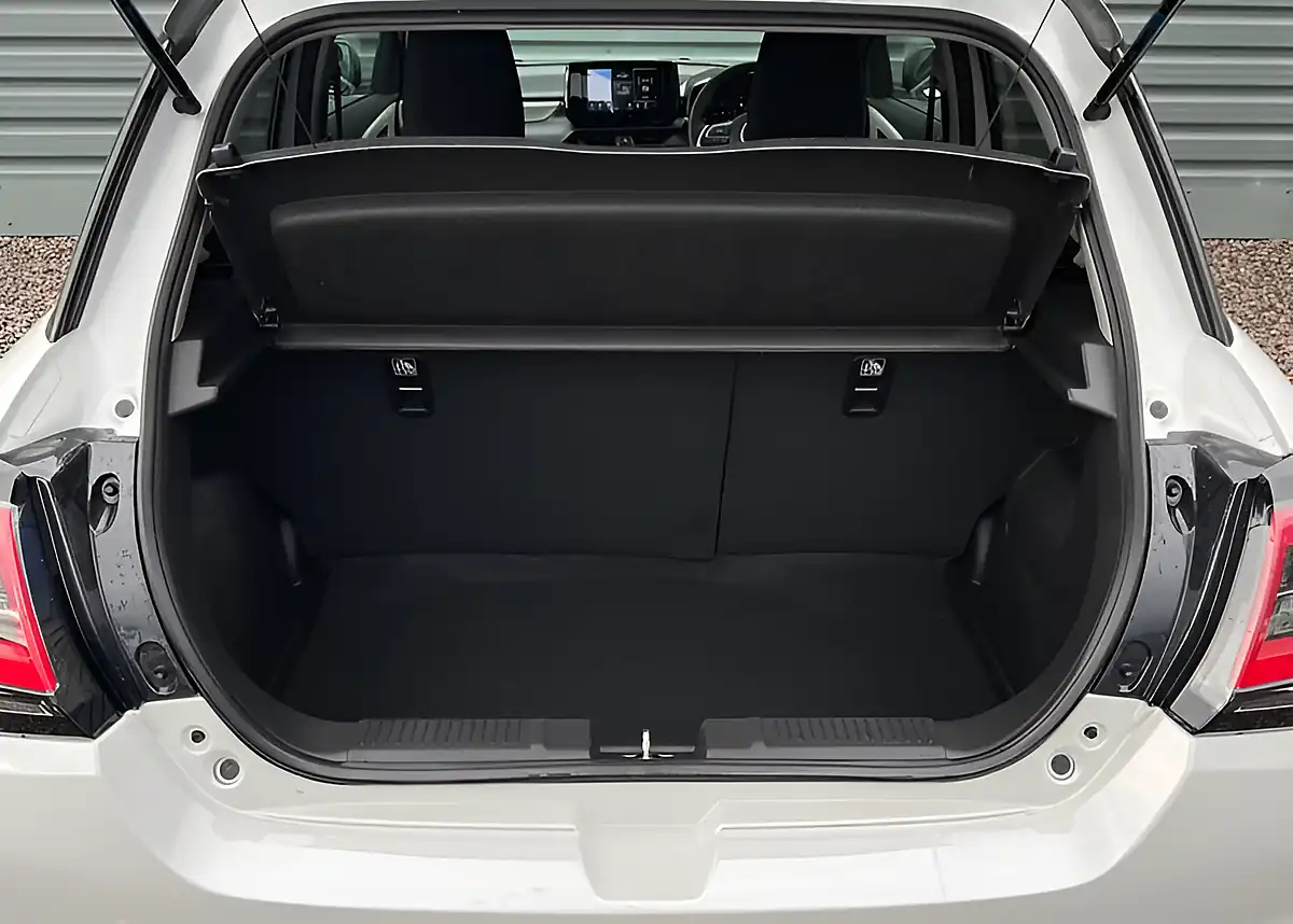 Used Suzuki Swift Motion - Interior and Exterior details 13